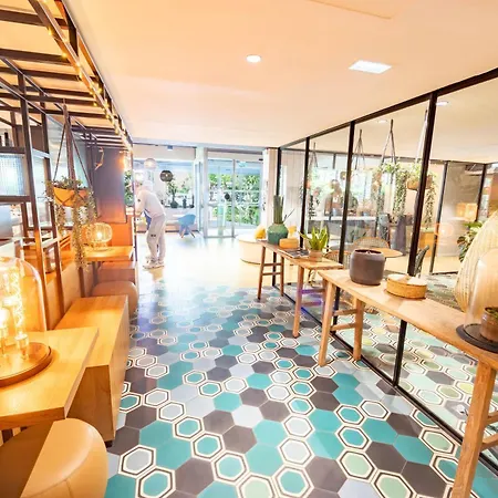 Ibis Styles Paris 16 Hotel 3*