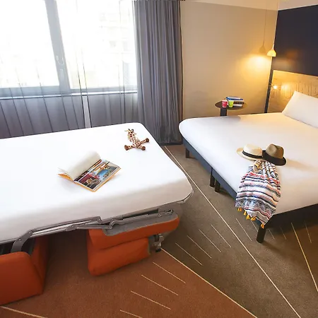 Hotel Ibis Styles Paris 16 3*