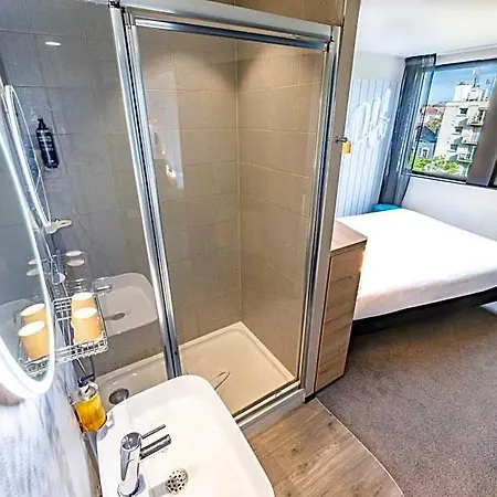 Отель Ibis Styles Paris 16 3*