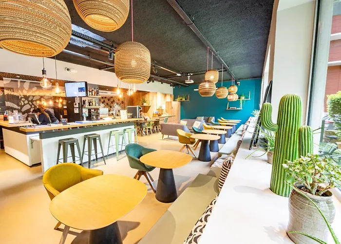 Hotel Ibis Styles Paris 16 3*