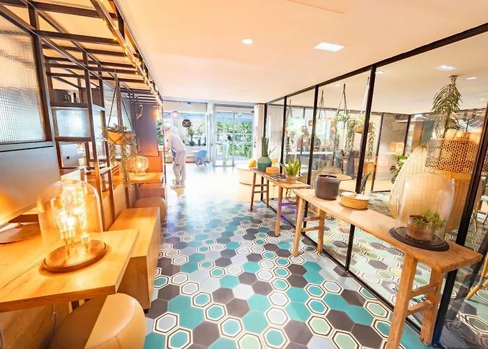 Ibis Styles Paris 16 Hotel 3*