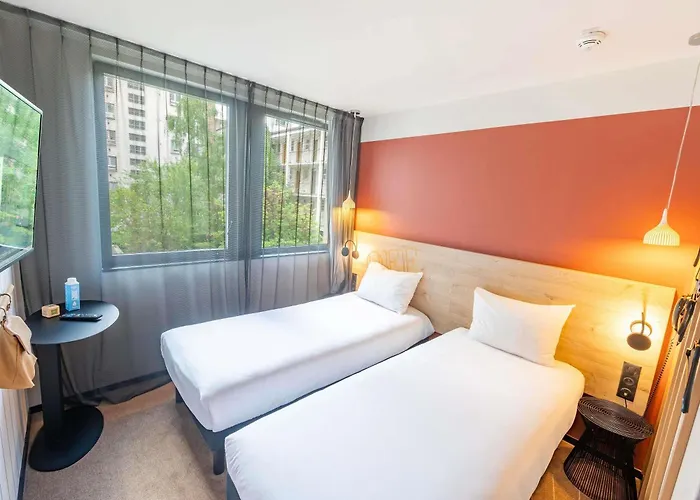 Ibis Styles Paris 16 Hotel 3*