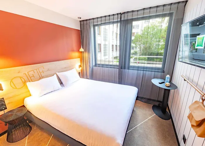 Hotel Ibis Styles Paris 16 3*