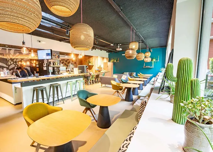 Hotel Ibis Styles Paris 16 3*